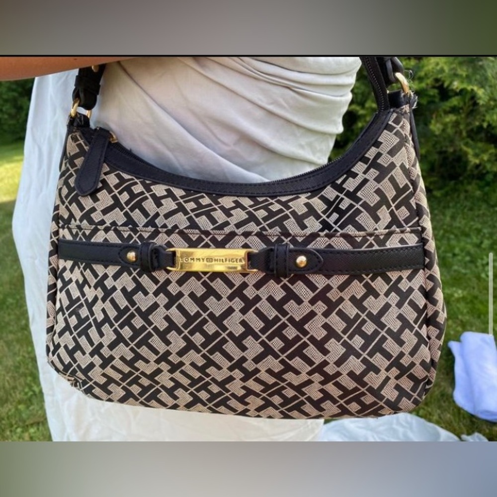 Tommy Hilfiger shoulder Purse